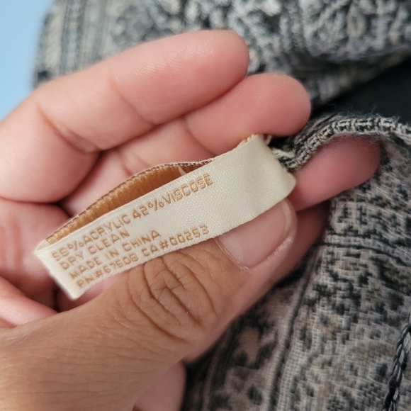 Collectioneighteen Paisley Shawl Scarf - Picture 3 of 7